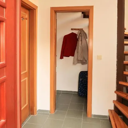 Oscar'S Prague Apartment Near The Metro Exterior photo